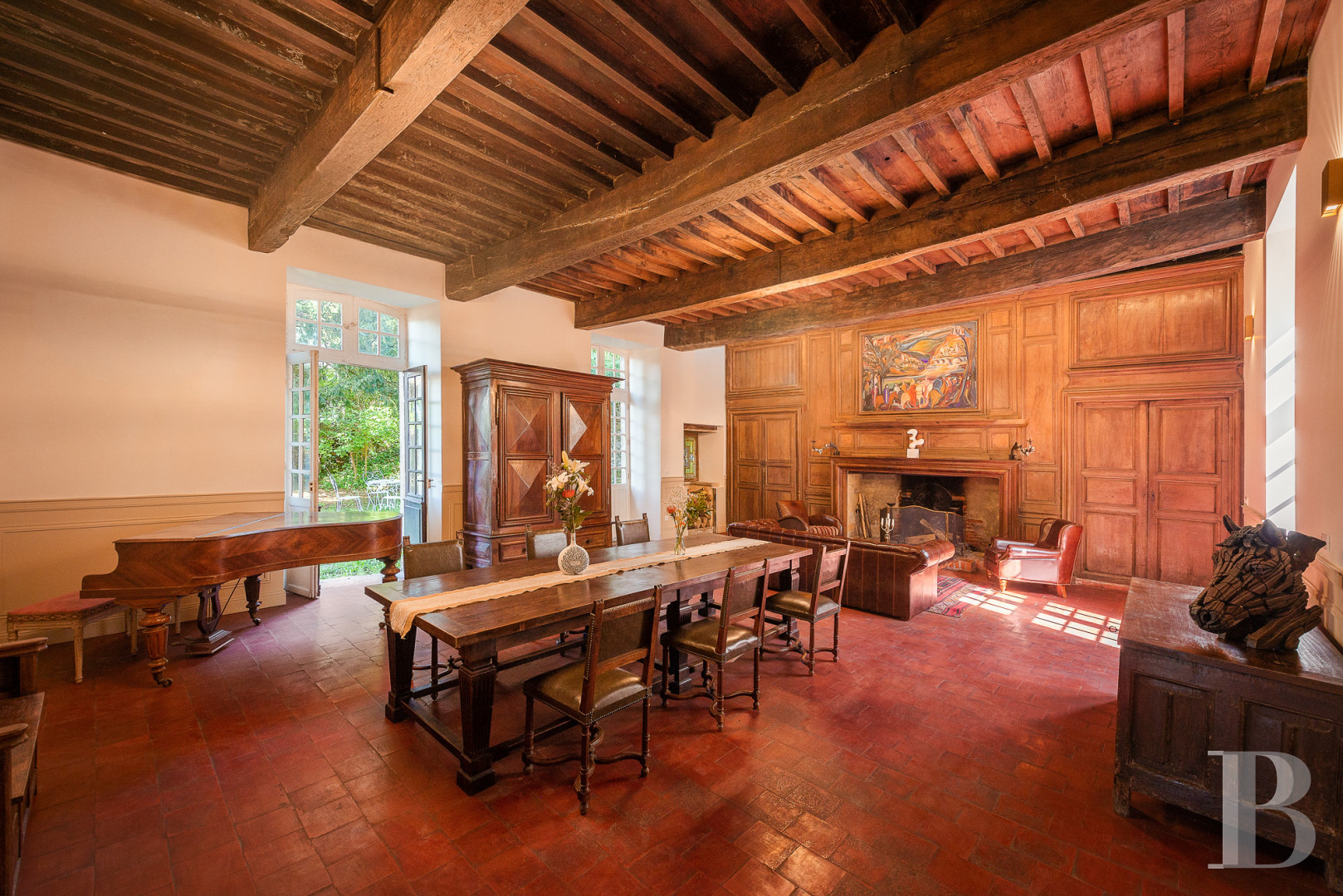An elegant 17th-century manor house and overhanging gardens, in Autoire, in the Lot department  - photo  n°4